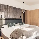 Schoene Aussicht Hotell 4*