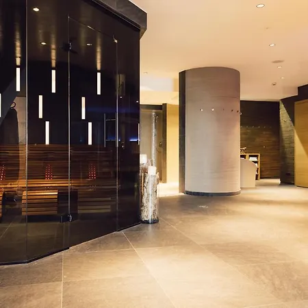 Schoene Aussicht ホテル 4*