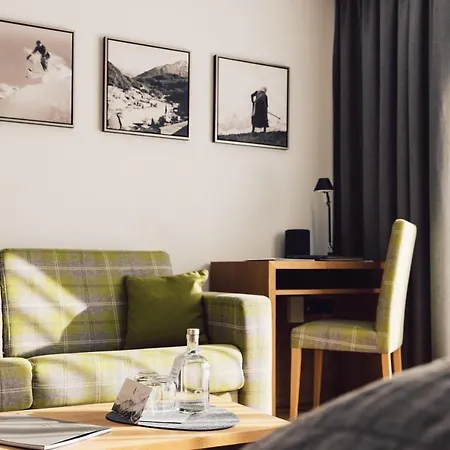 Hotel Schöne Aussicht 4*