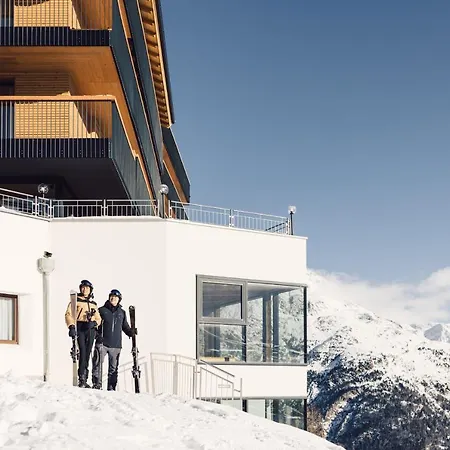 Hotel Schöne Aussicht 4*