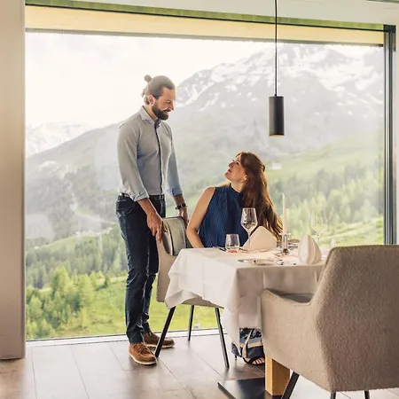 Hotel Schoene Aussicht Sölden
