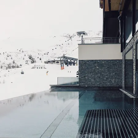 Hotell Schoene Aussicht 4*