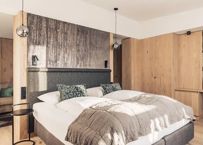 Schoene Aussicht Hotel 4*